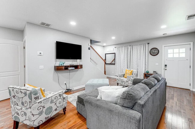 Building Photo - 51 Indian Ave