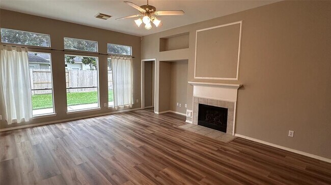 Building Photo - 3727 Parkshire Dr