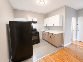 Building Photo - 300 Watchung Ave