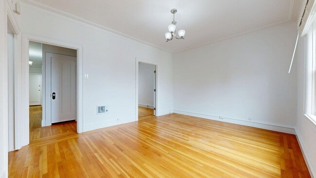 Building Photo - 1053 Bush St