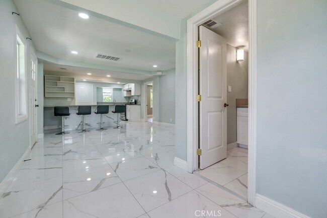 Foto del edificio - 450 E 9th St