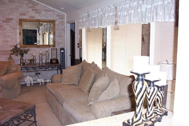 Foto del edificio - 6111 Sanford Rd