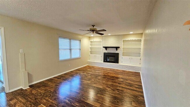 Foto del edificio - 1008 W Silver Meadow Dr