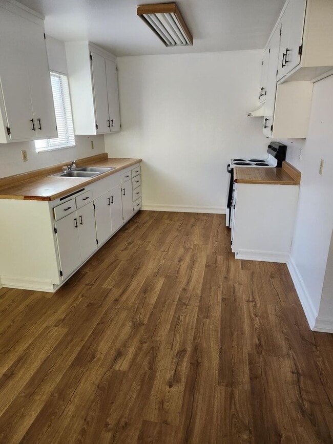 Foto del edificio - 1006 2nd St