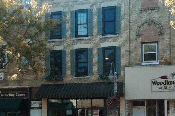 145 Main Street - 145 W Main St