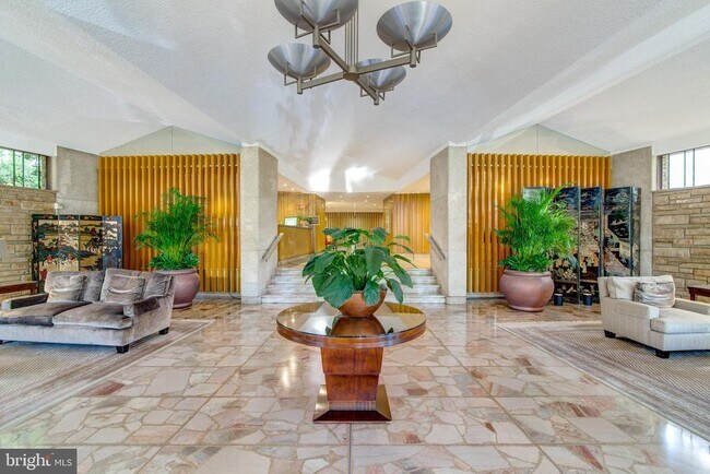 Foto del edificio - 1200 N Nash St