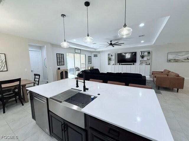 Foto del edificio - 2852 Royal Gardens Ave