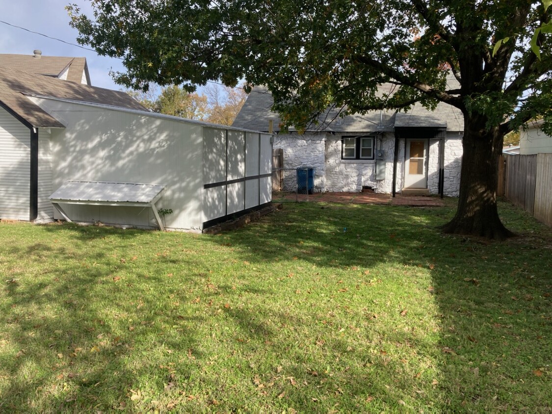 Primary Photo - 609 S Littler Ave