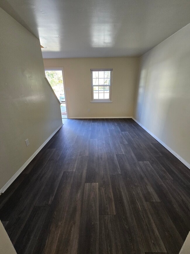 Foto del edificio - 1708 Carlisle Ave