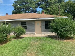 Building Photo - 521 Magnolia Dr