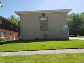 Building Photo - 1002 Parkwood Dr