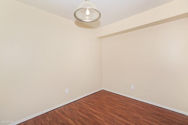 Building Photo - 3325 Willowcrest Dr