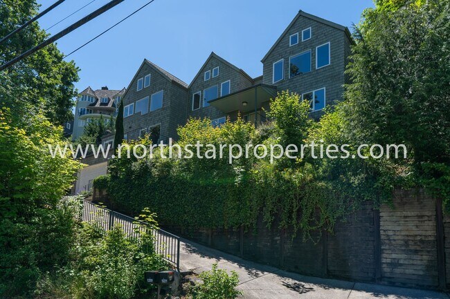 Building Photo - Stunning Views Close in NW Portland