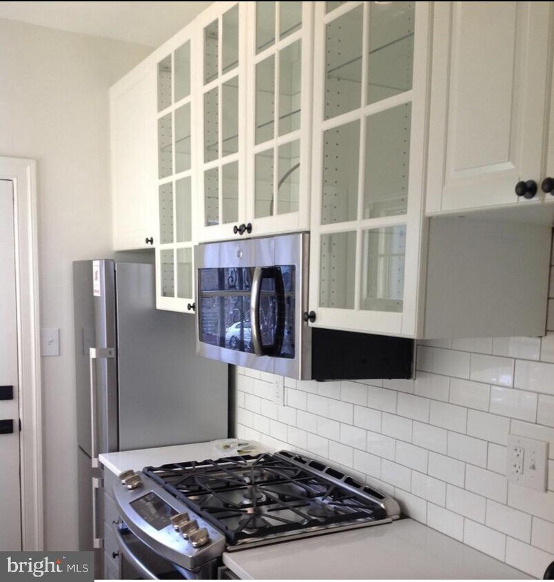 Foto principal - 2400 I St NW