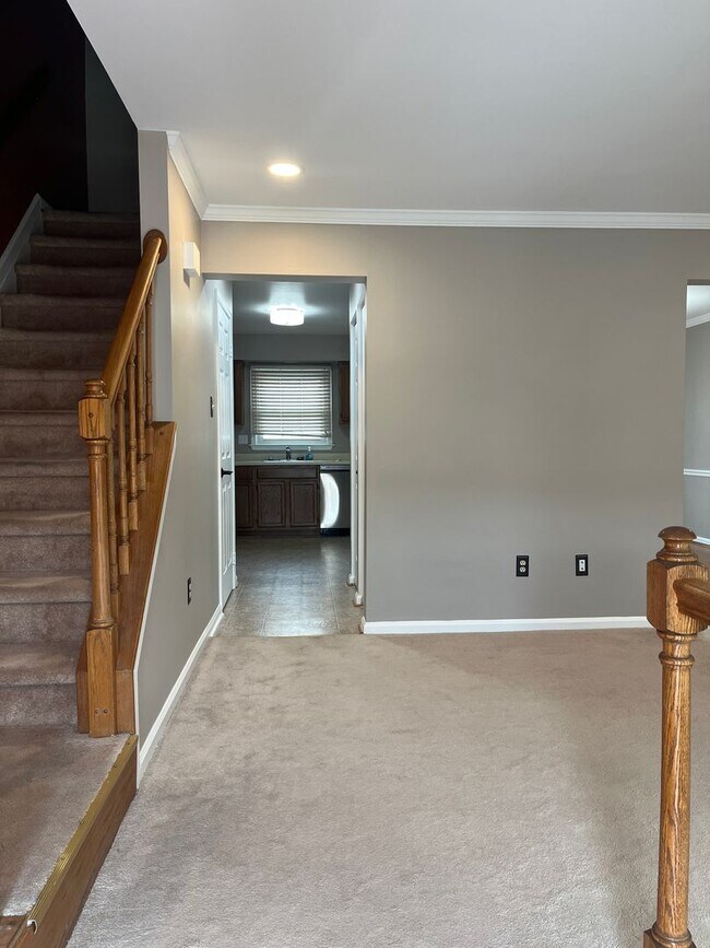 Foto del edificio - End of Group Townhome, with Finished Basement, in Abingdon