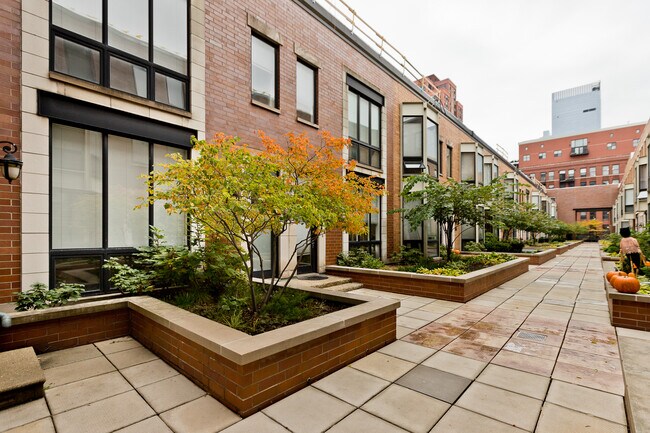 Building Photo - 291 N Union Ave