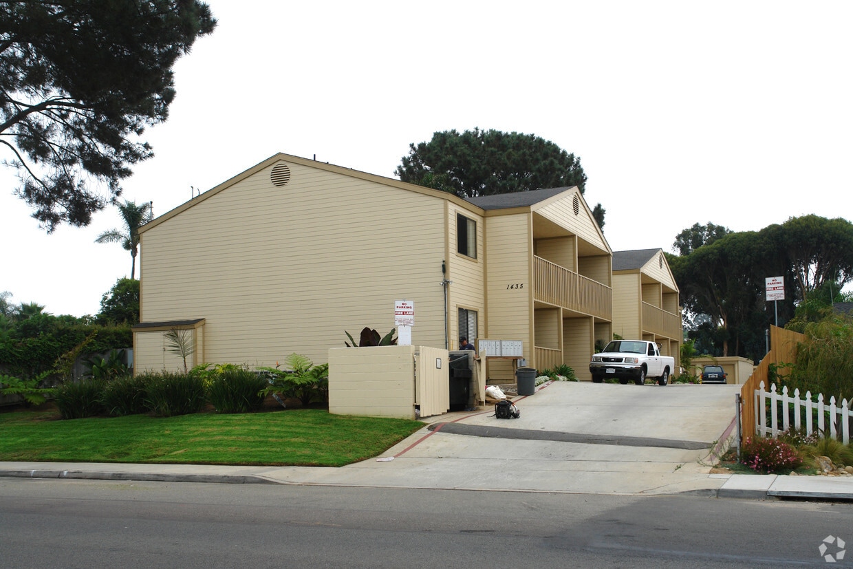 Primary Photo - 1435 N Vulcan Ave