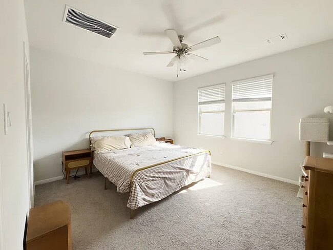 Primary bedroom - 115 Goosewinged Dr