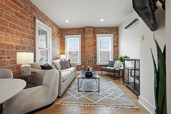 Foto del edificio - 383 Wilson Ave