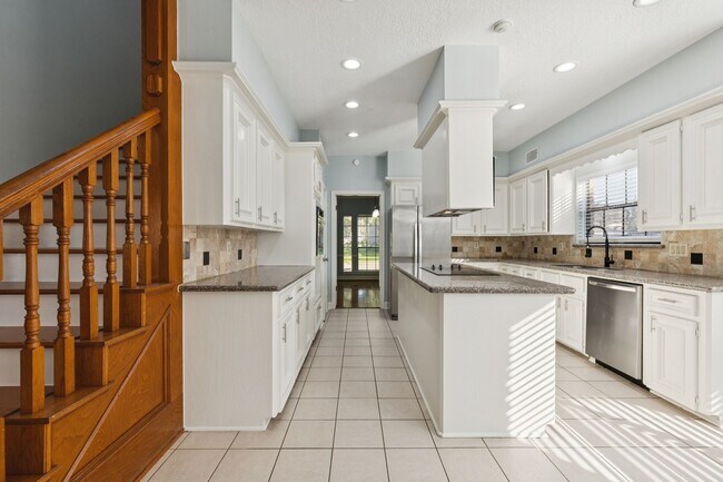 Building Photo - 14819 Walbrook Dr