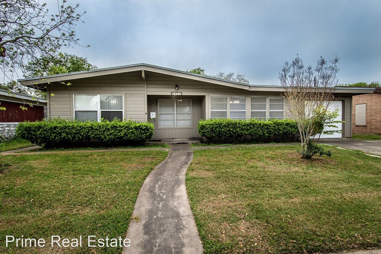 Primary Photo - 4 br, 2.5 bath House - 5841 Rio Vista
