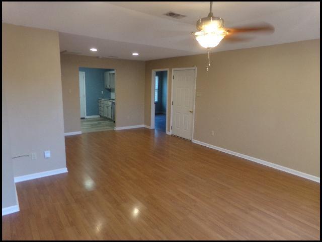 Foto del edificio - 2704 Timbermist Cir