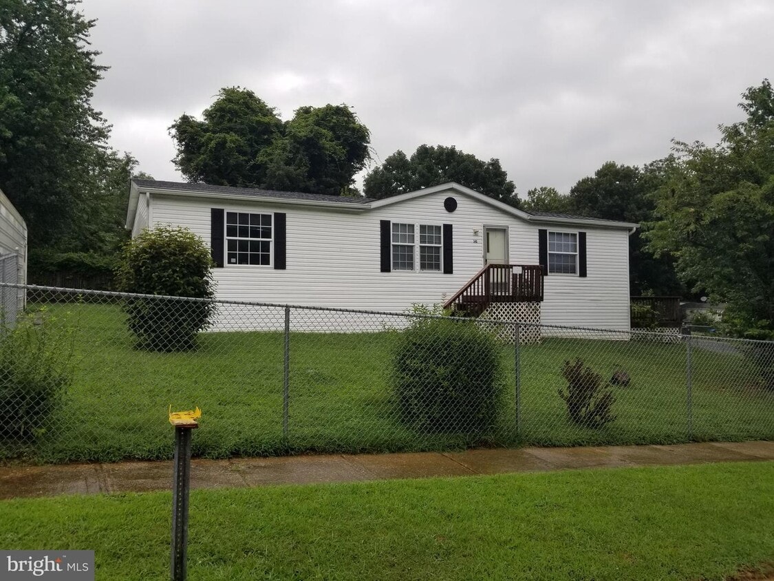Primary Photo - 141 Inverness Dr