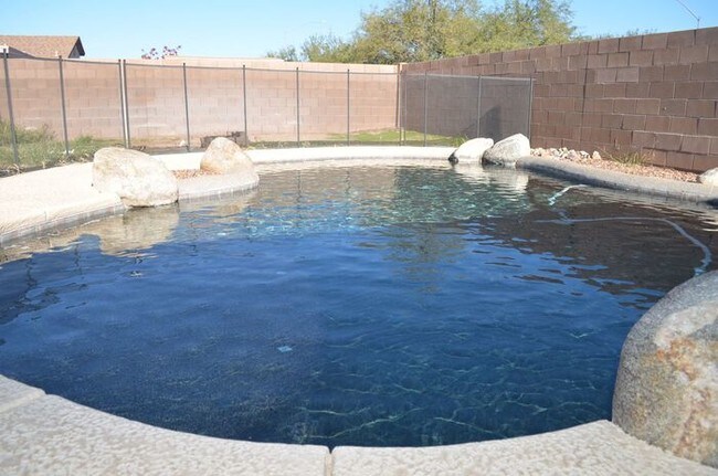 Foto del edificio - Rita Ranch Cozy Home with a Swimming Pool