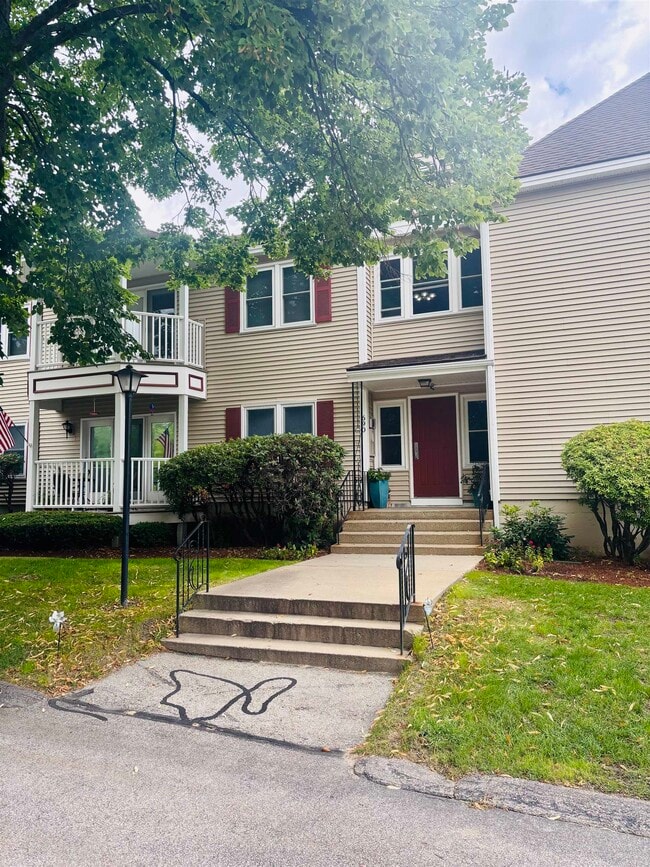 Building Photo - 690 S Porter St