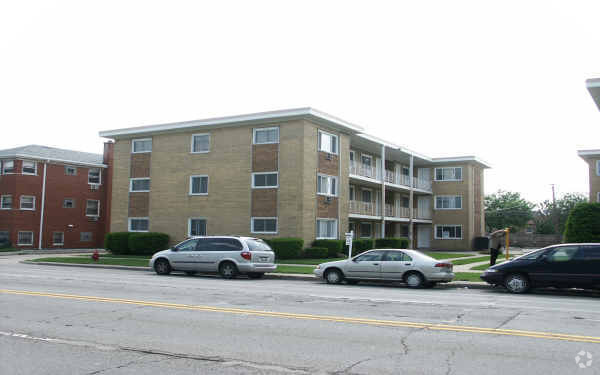 Primary Photo - 4544 River Rd