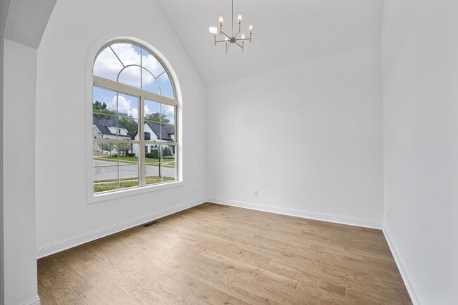 Foto del edificio - Newer Custom Brick Home in Lebanon