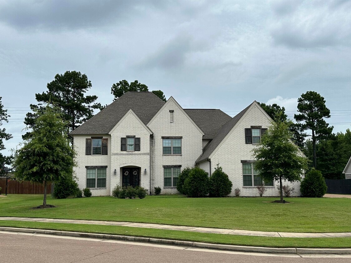 Foto principal - 532 Tender Oaks Ln N