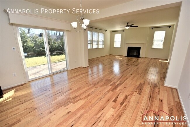 Building Photo - 917 st martins loop
