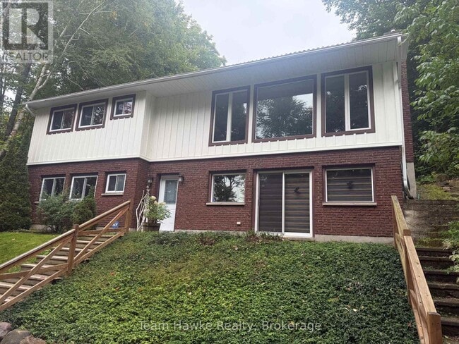 Building Photo - 121 Gilwood Park Dr