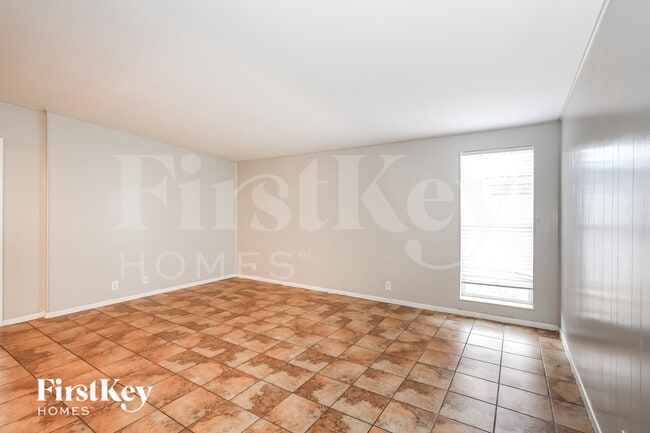 Building Photo - 4747 Everman Dr