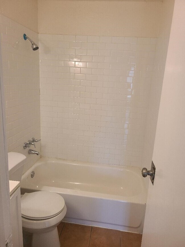 Foto del edificio - 12823 Glen Hollow Dr