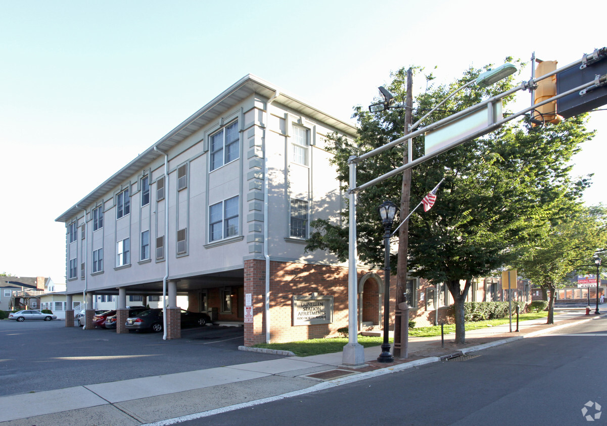 Foto del edificio - Dunellen Station Condominiums