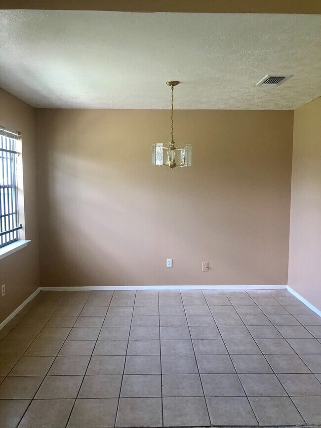 Foto del edificio - Nice 4 bd Rm Single Family Home