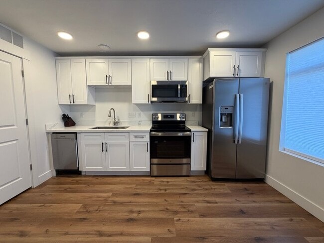 Foto del edificio - 98 E Center St