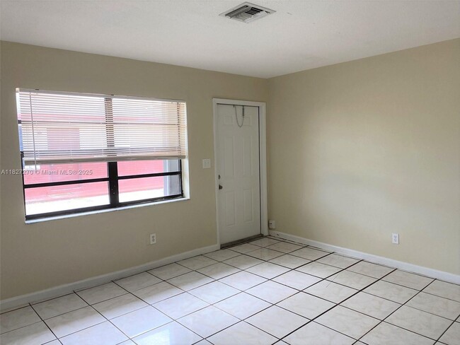 Building Photo - 4051 SW 23rd St
