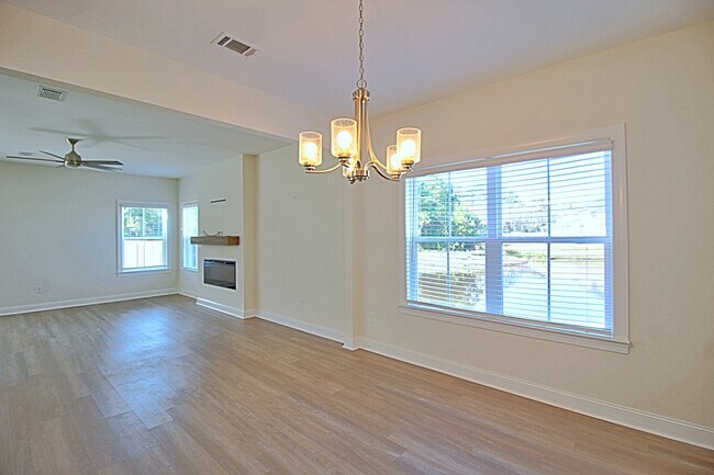 Building Photo - 151 Buckingham Dr