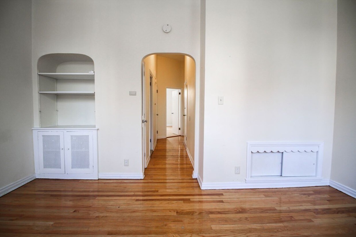Primary Photo - 1094 Greene Ave