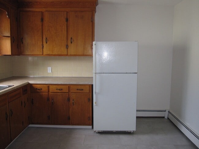 Building Photo - 366 Hollis St