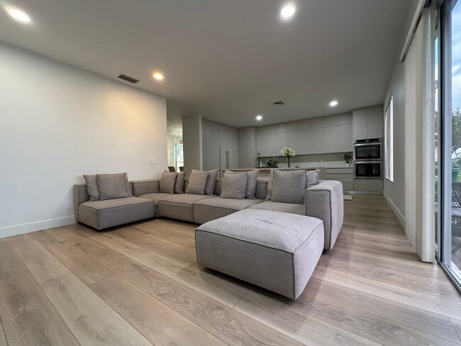 Foto del edificio - 1891 SW 148th Way