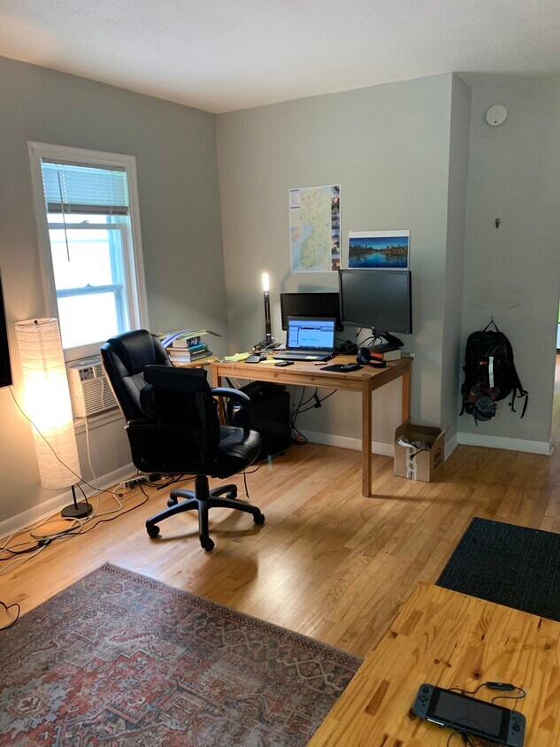 Foto principal - 1428 Madison St NE