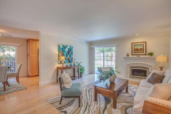 Building Photo - 195 Easy St