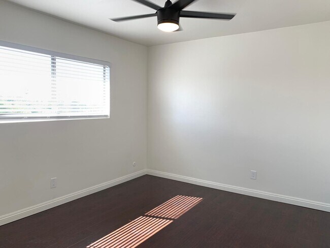 Building Photo - 6130 Mesa Ave