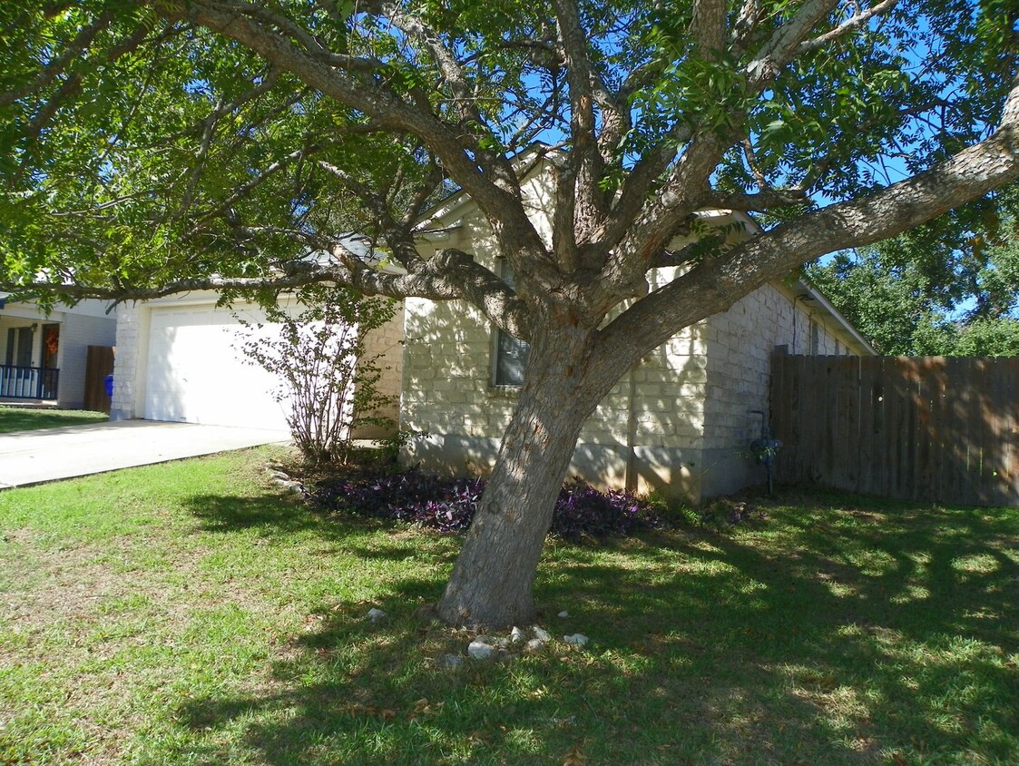 Foto principal - Welcome to this charming Centex home locat...