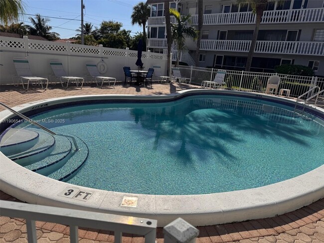 Building Photo - 1971 SE 5th Ct