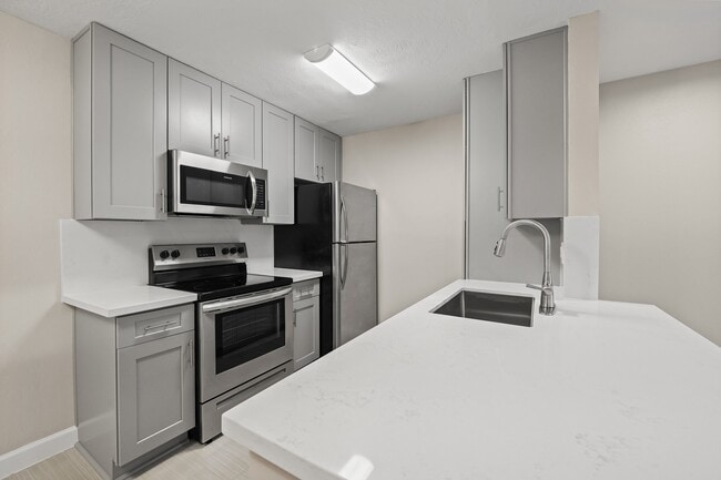 Building Photo - 1223 Augusta Dr